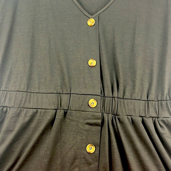 BloomChic Dress Black Elastic Waist Buttons Size 14/16 - Picture 2 of 5